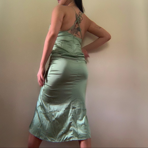 Satin silky green ruched maxi back cutouts maxi - Picture 4 of 4